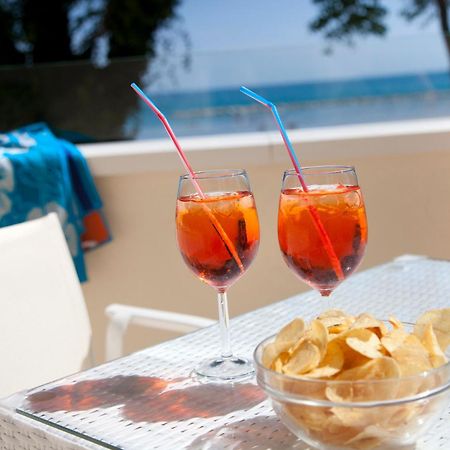 Marina Beach Suite Hotel Rimini Buitenkant foto