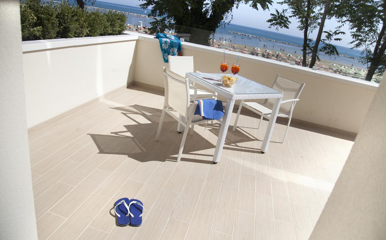 Marina Beach Suite Hotel Rimini Buitenkant foto