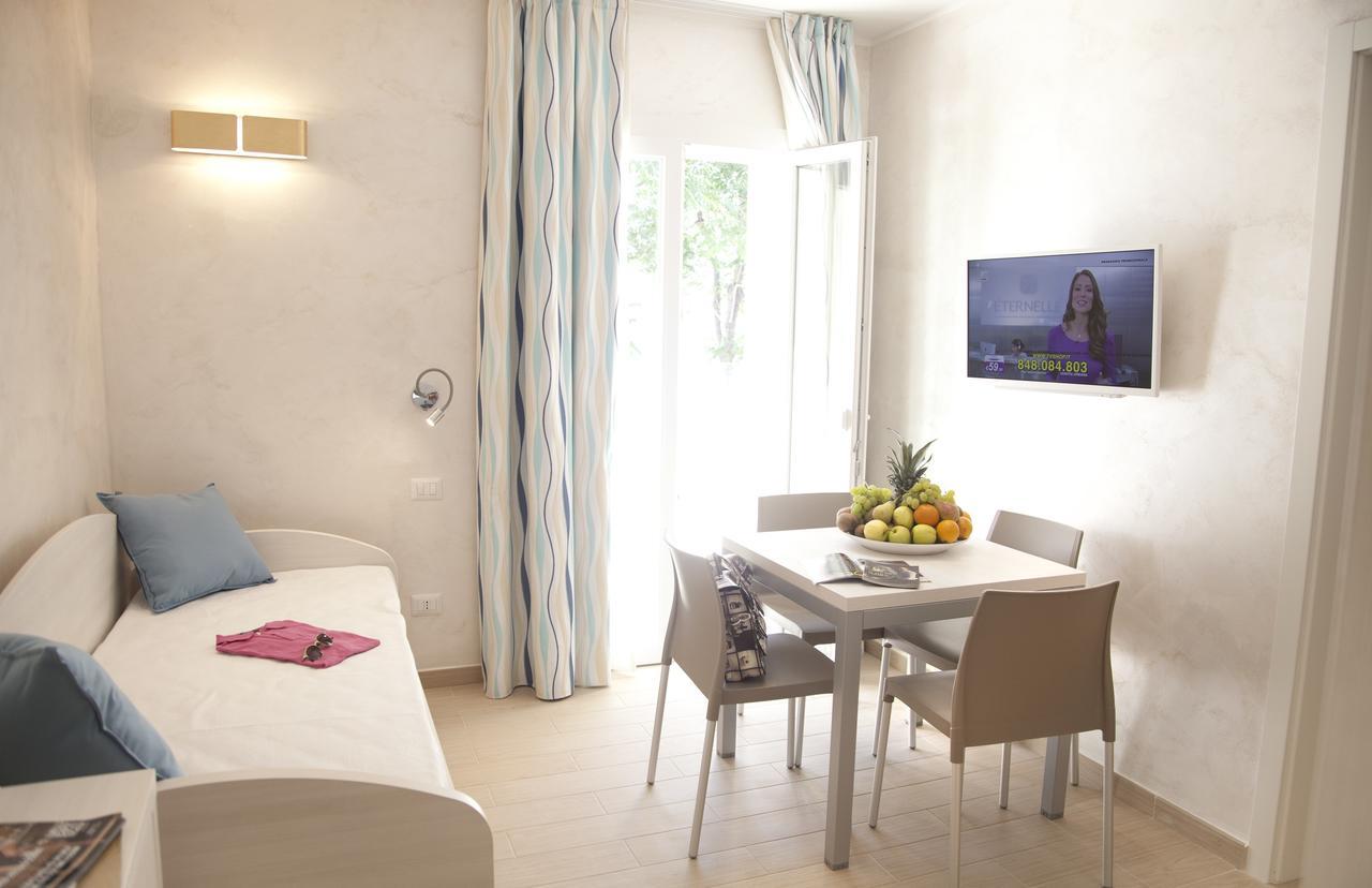 Marina Beach Suite Hotel Rimini Buitenkant foto