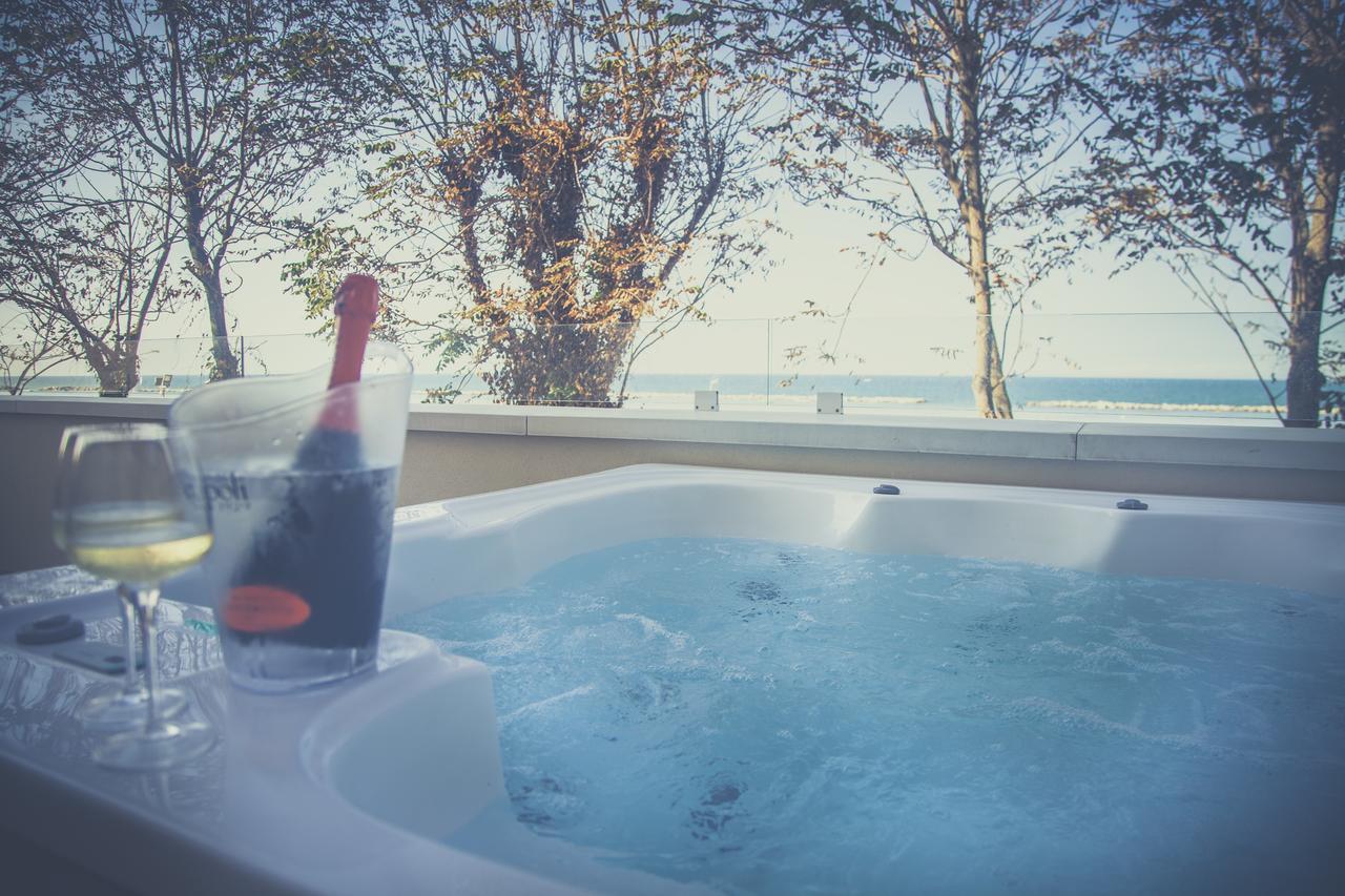 Marina Beach Suite Hotel Rimini Buitenkant foto