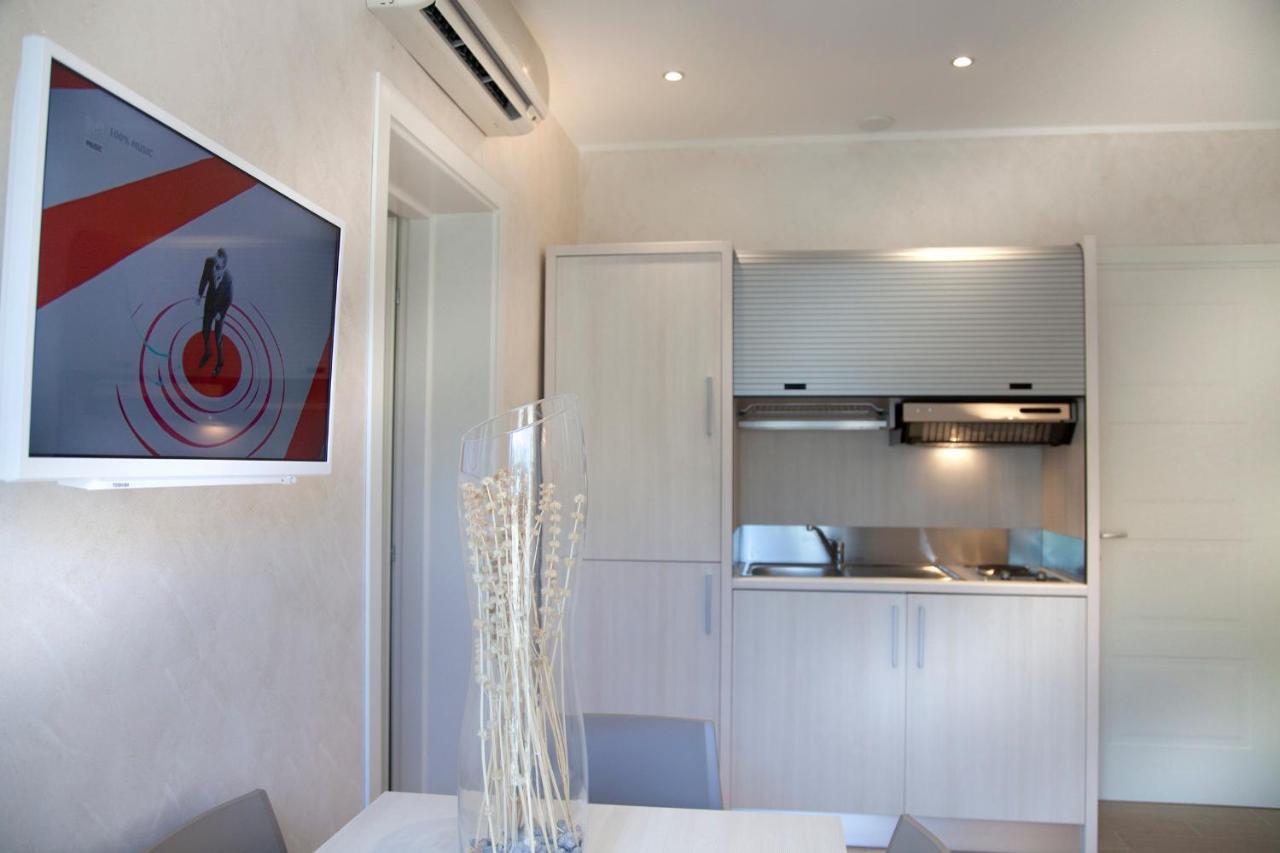 Marina Beach Suite Hotel Rimini Buitenkant foto